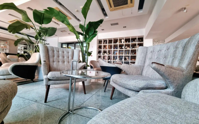 Hotel Jona