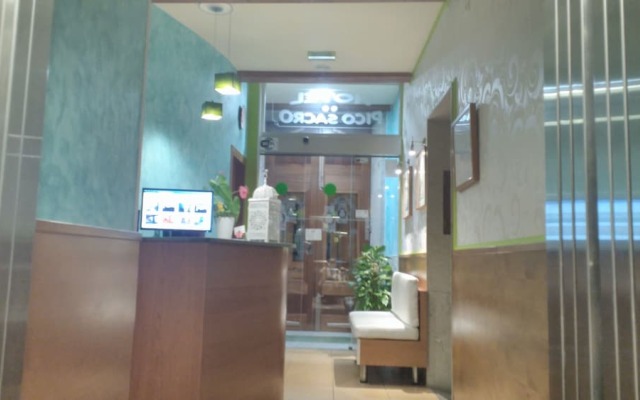 Hostal Pico Sacro I