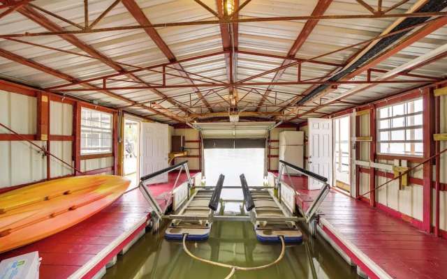 2 Boat Docks: Grand Lake Waterfront Home