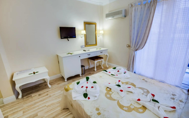 The PINEHILL Hotel & Suites