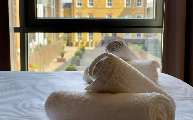 Axiom Park Hotel
