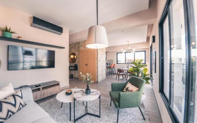 Fully Serviced Apartment at Regatta Living - 7B