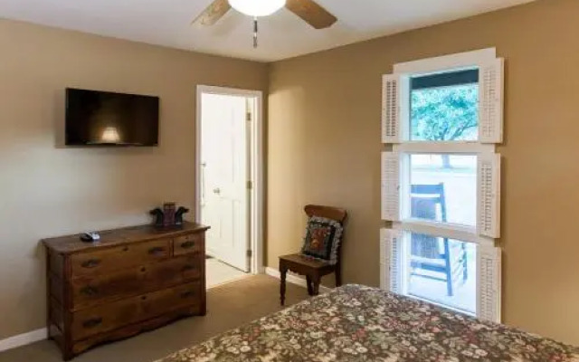 Live Oak Bed And Breakfast