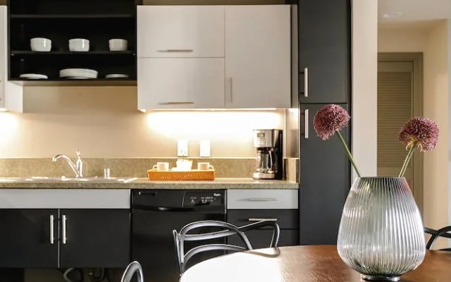 1-Bdrm Retreat Venice Beach Marina Del Rey