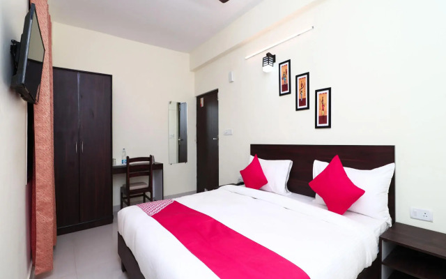 OYO 14811 Hotel Royal Monarch