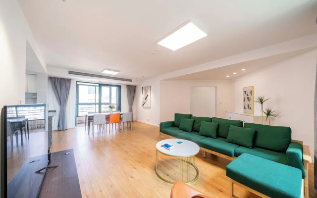 Tyms Spacious 4BR 2BA Apt Xujiahui