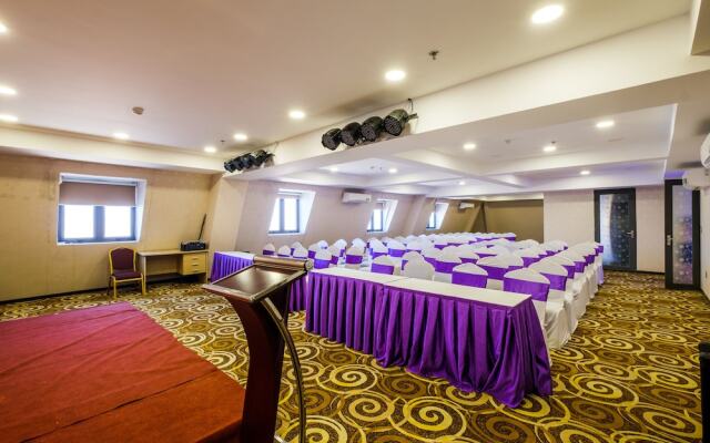 OYO 122 GIC Land Hotel