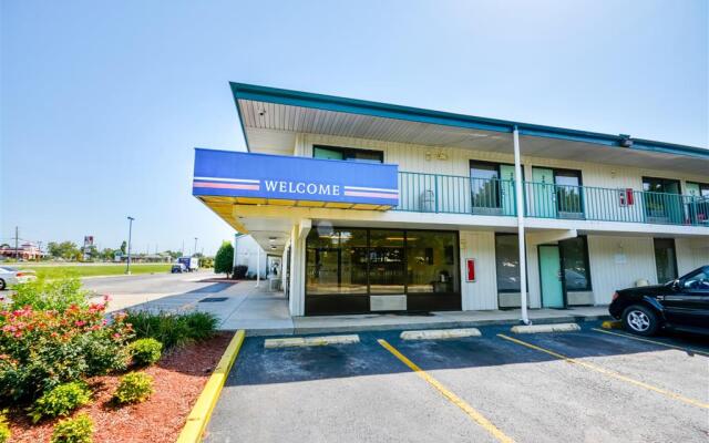 Motel 6 Huntsville - Madison