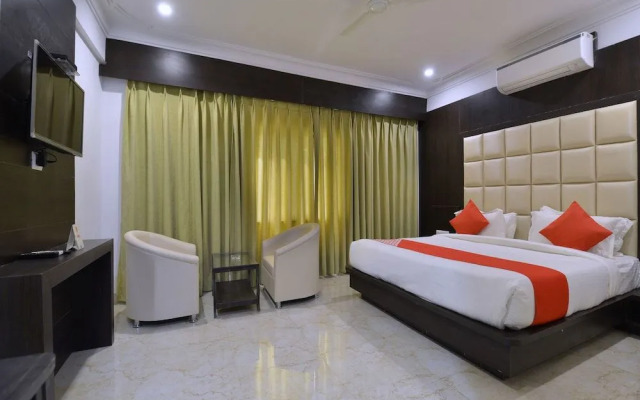 OYO 12694 Hotel Bauji Palace