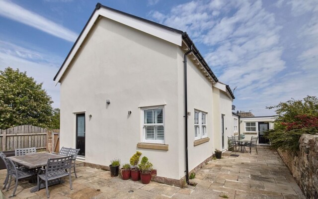 Host Stay Doray House