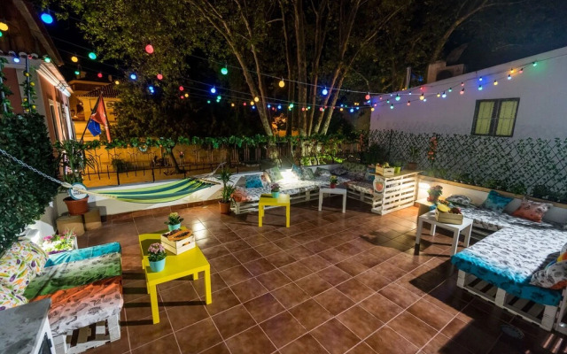 Cascais Terrace Fruit Point - Hostel