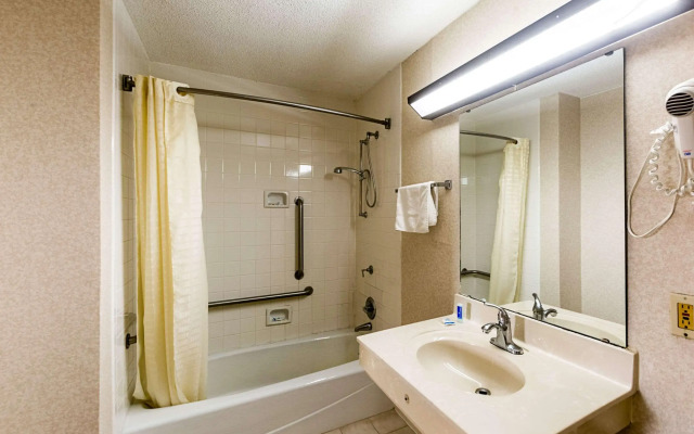 Rodeway Inn & Suites