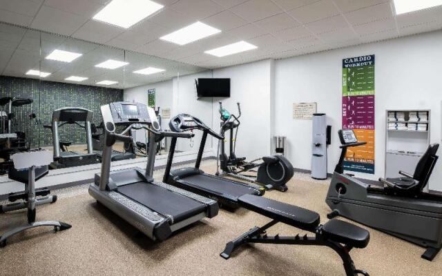 La Quinta Inn Suites White Plains Elmsford