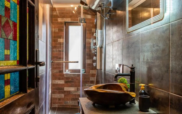 Art apartment EVMOLPIAS near Roman stadium