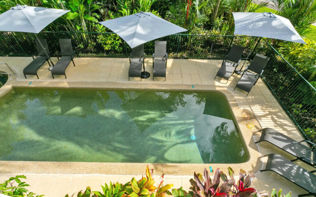 Port Douglas Apartments - Adults Only Oasis