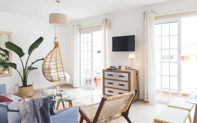 Lovely&Sunny Apartament Near Poris Beach