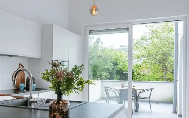 Spacious and Bright Apartment With Sunny Terrace