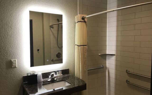 Blue Grass Inn & Suites