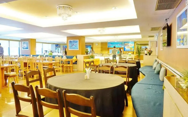 Bay Hotel Srinakarin