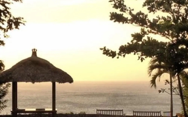 Romeo Beachfront Bungalow