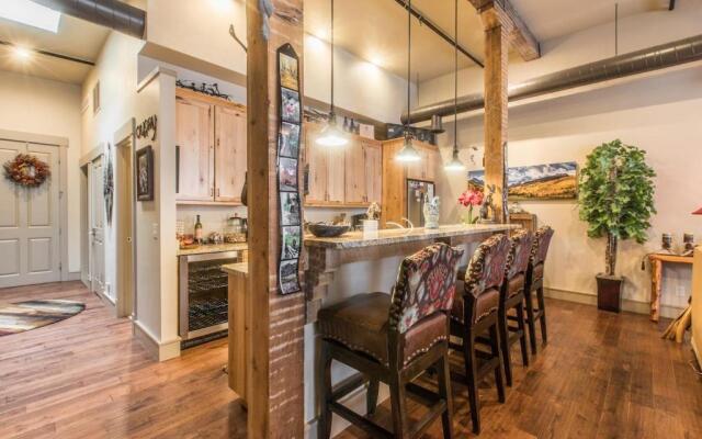 708 Main St Unit 4