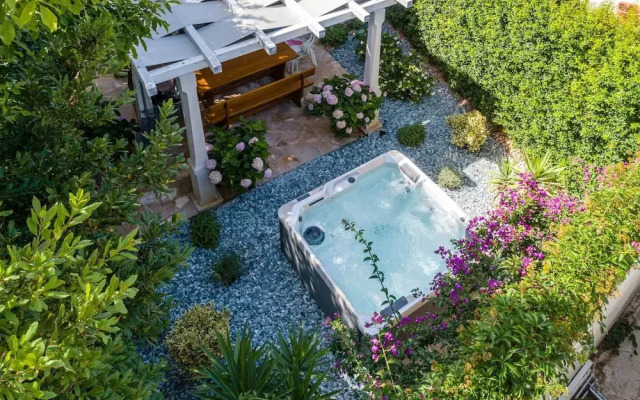 Villa Stone Pearl - Two Bedroom Holiday House With Pool