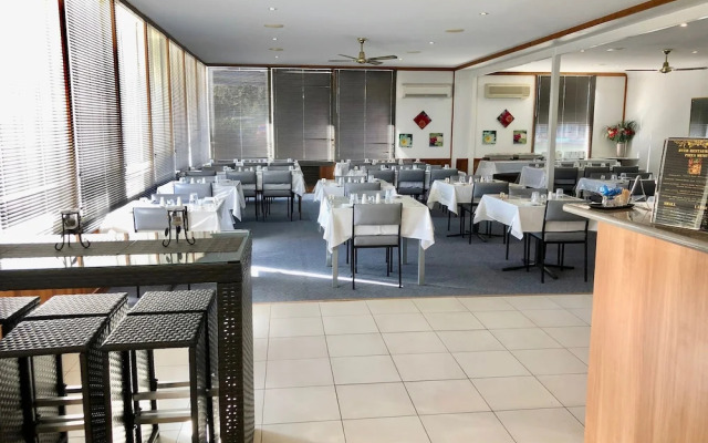 Byer Fountain Motor Inn, Holbrook