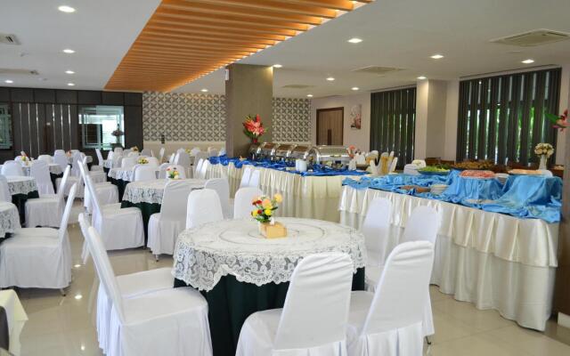 The Convenience Khonkaen Hotel