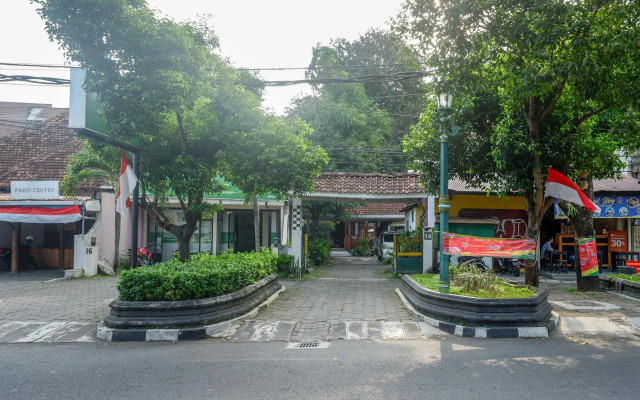 RedDoorz Syariah near Plengkung Gading 2