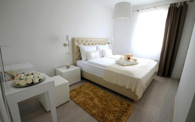 Apartments Villa Mantinela