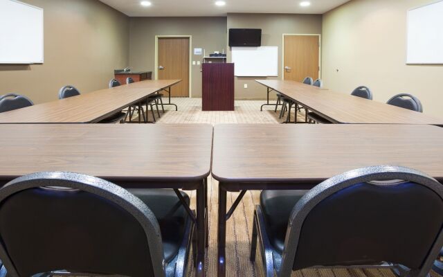 Holiday Inn Express Devils Lake by IHG