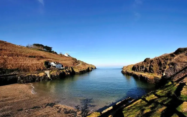 Port Gaverne Hotel