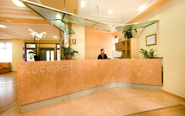 Hotel Monarque Cendrillón