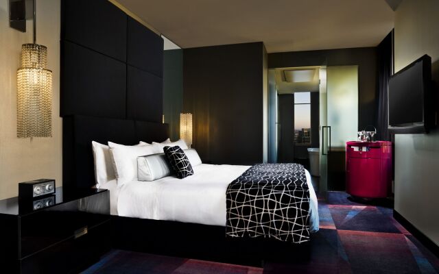 W Minneapolis - The Foshay