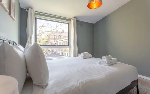 Amazing 2 Bedroom House in Putney