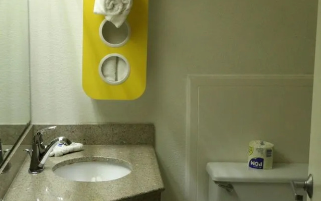 Motel 6 Tulsa Airport