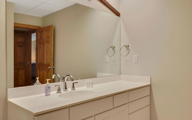 692 Disciples Village Condo