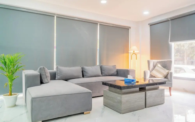 Housr Studio Rooms Sector 30 Gurgaon