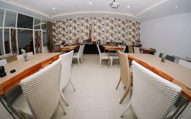 Summer Quest Hotel