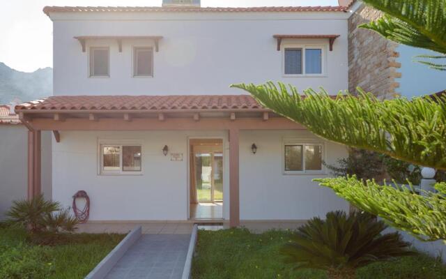 Elladas Villas with Pool at Kolympia!