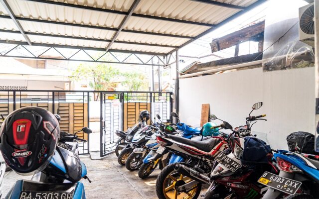 RedDoorz @ Kebon Kacang