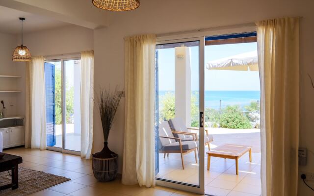 Phaedrus Living: Seaside Luxury Villa Anafi