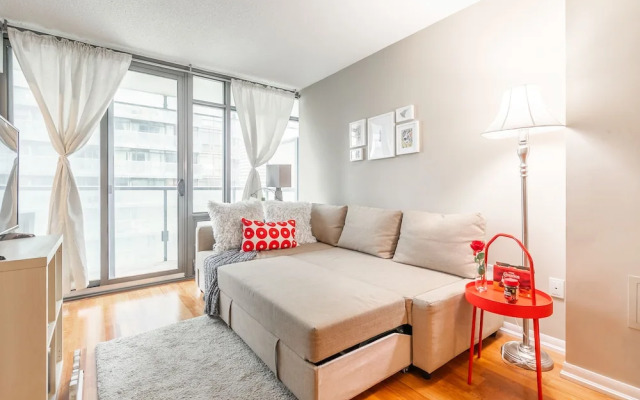 Stylish Suite in Downtown Toronto