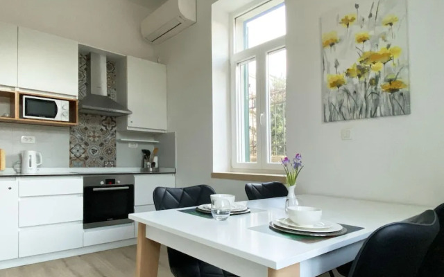 Studio Apt Orchard on Rokova St