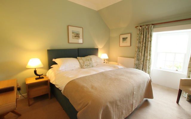 The Colonsay Hotel