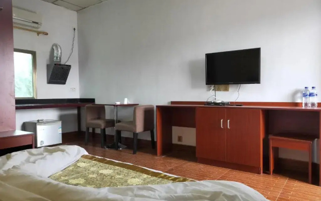 Chong Ti Hotel