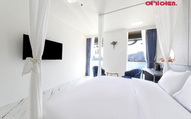 De Homme Hotel