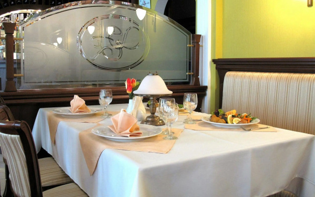 Hotel & Restauracja San Remo
