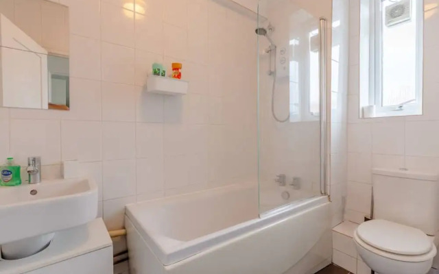 Bright 1 Bedroom Apartment in Between Fulham and Chelsea