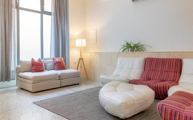 Moderno Loft a due passi dal lago